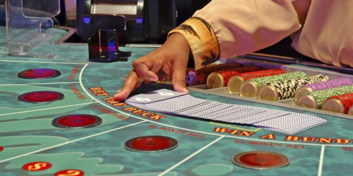 Luật chơi baccarat cơ bản nhất cho người mới